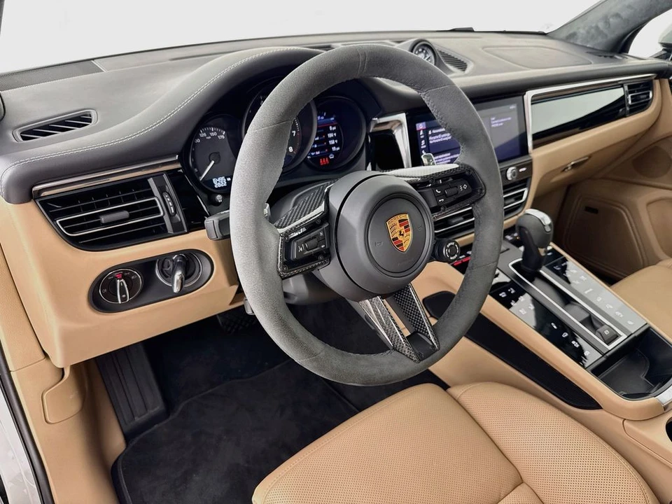 2026 Porsche Macan GTS - Image 4 of 31