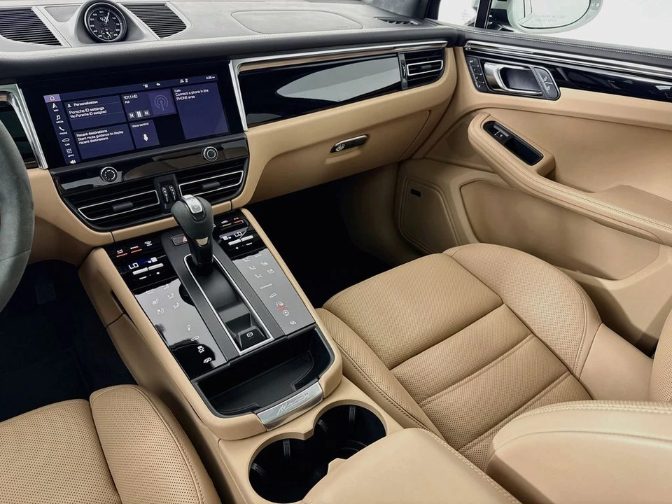 2026 Porsche Macan GTS - Image 26 of 31