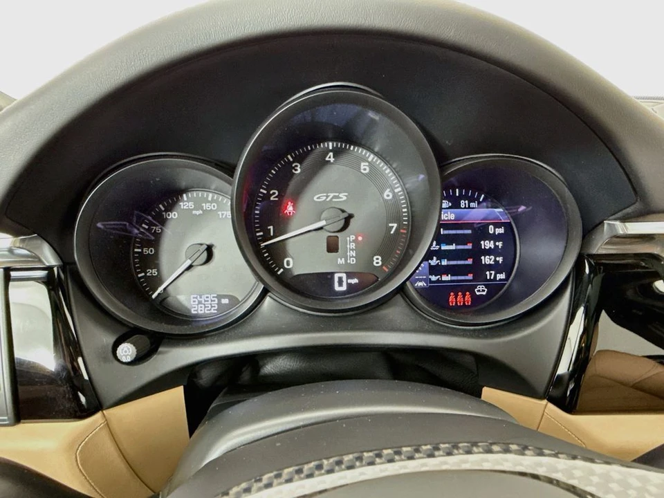 2026 Porsche Macan GTS - Image 16 of 31