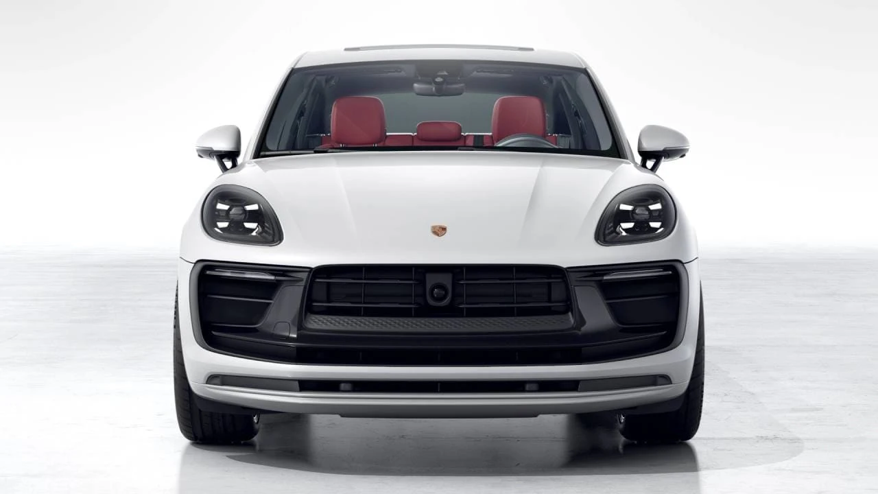 2026 Porsche Macan GTS - Image 8 of 10