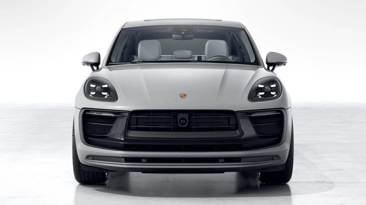 2026 Porsche Macan GTS - Image 8 of 10