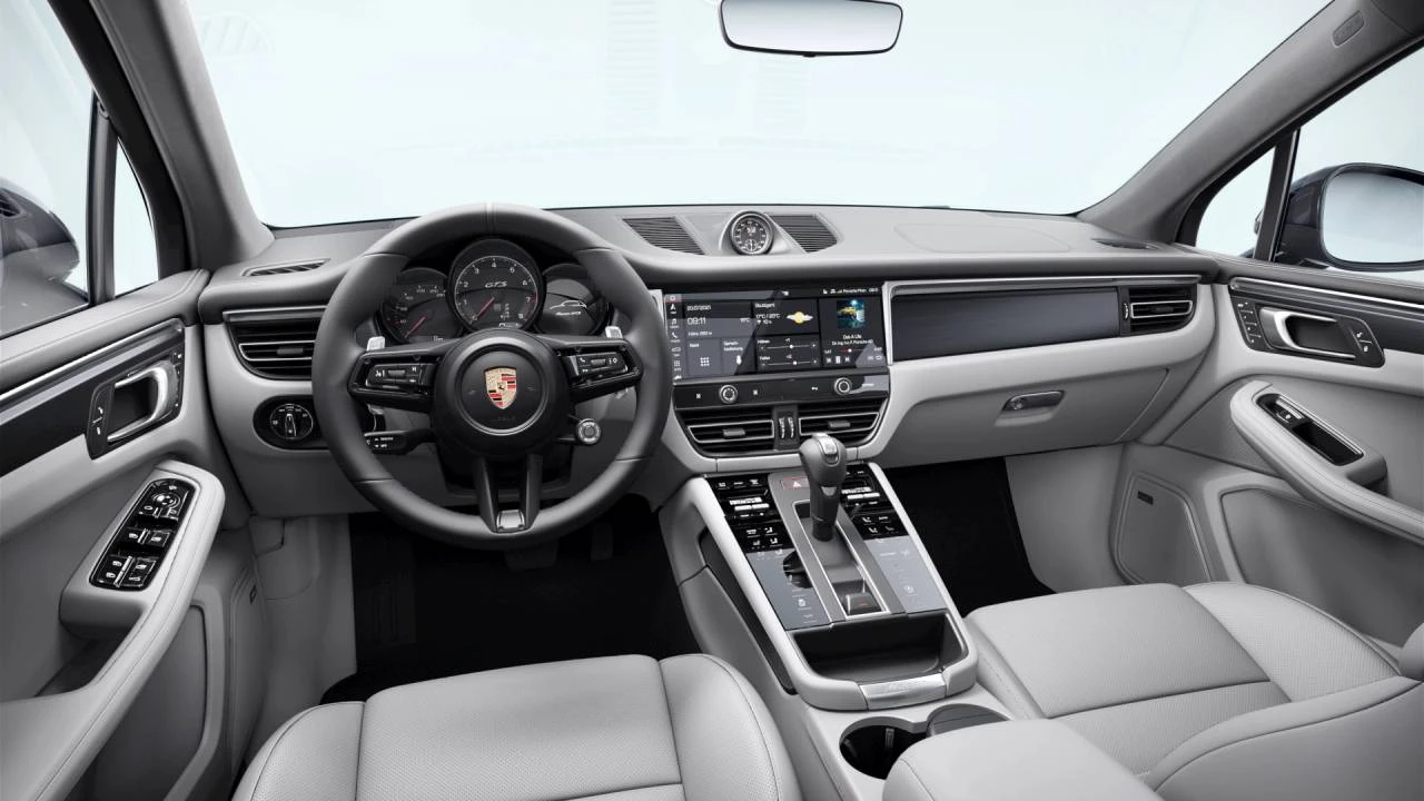 2026 Porsche Macan GTS - Image 9 of 10