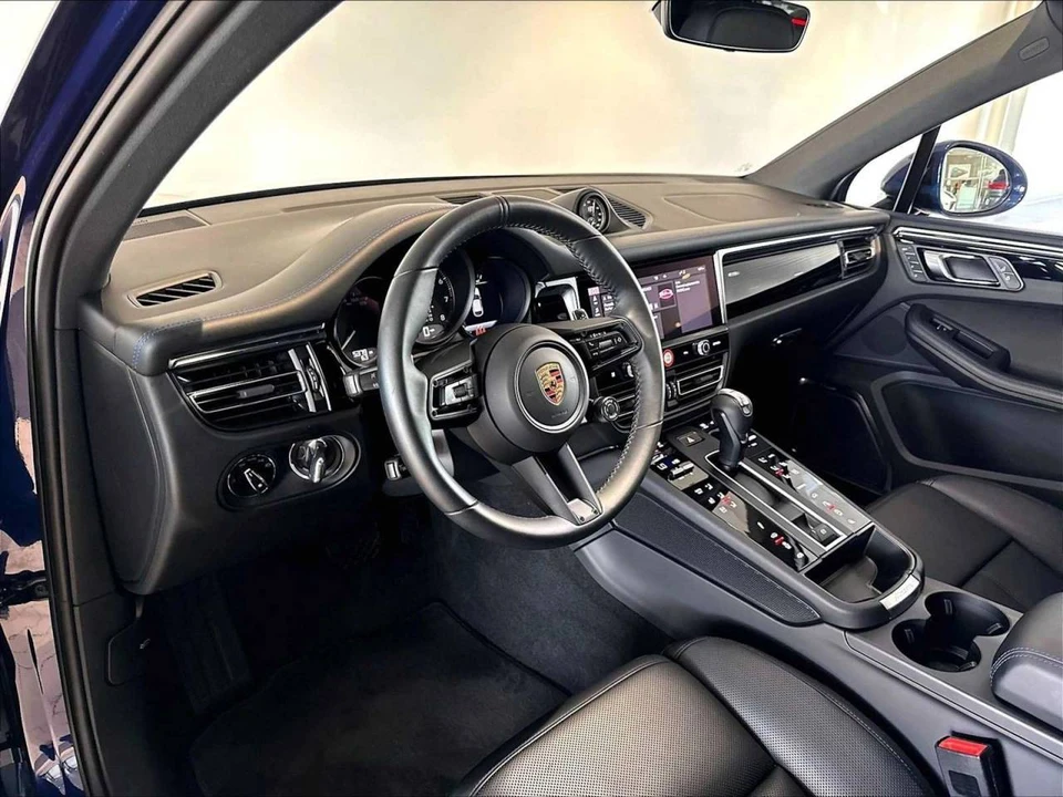 2026 Porsche Macan GTS - Image 4 of 5