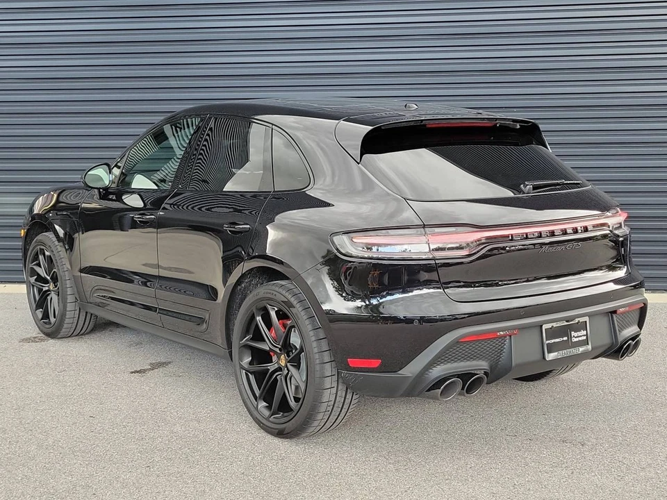 2026 Porsche Macan GTS - Image 3 of 5