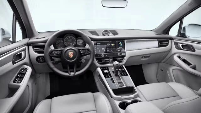 2026 Porsche Macan GTS - Image 26 of 31