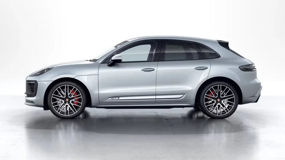 2026 Porsche Macan GTS - Image 11 of 31