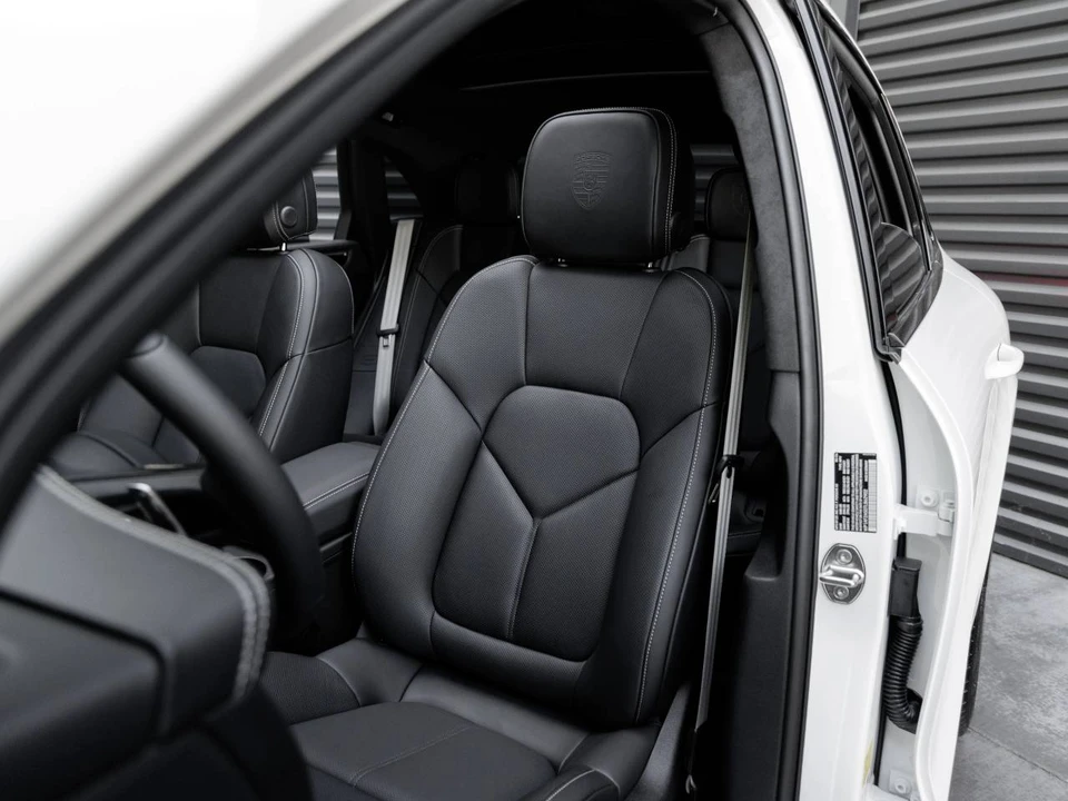 2026 Porsche Macan GTS - Image 5 of 5