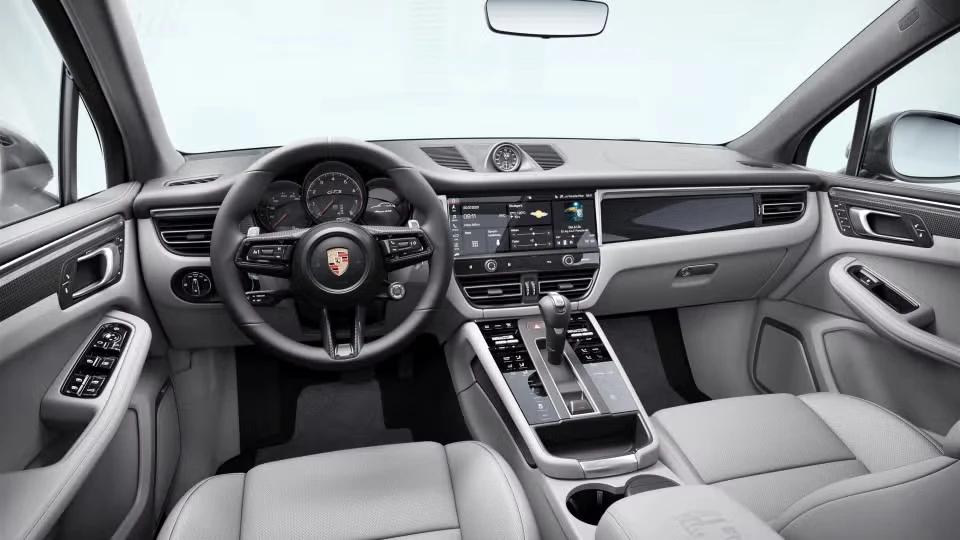 2026 Porsche Macan GTS - Image 27 of 31