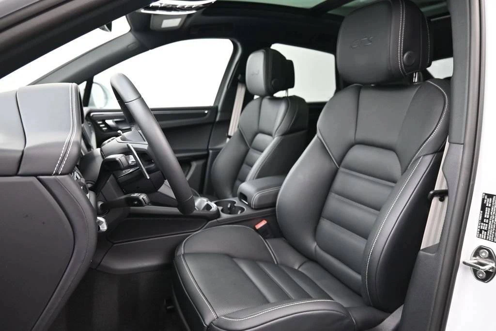 2026 Porsche Macan GTS - Image 5 of 5