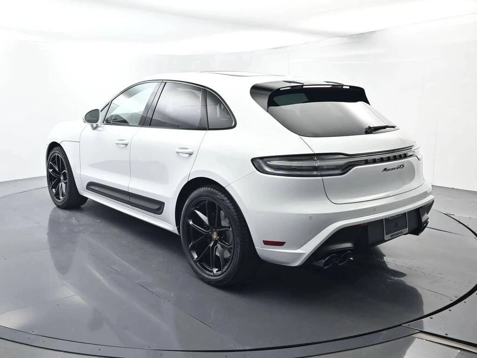 2026 Porsche Macan GTS - Image 3 of 5