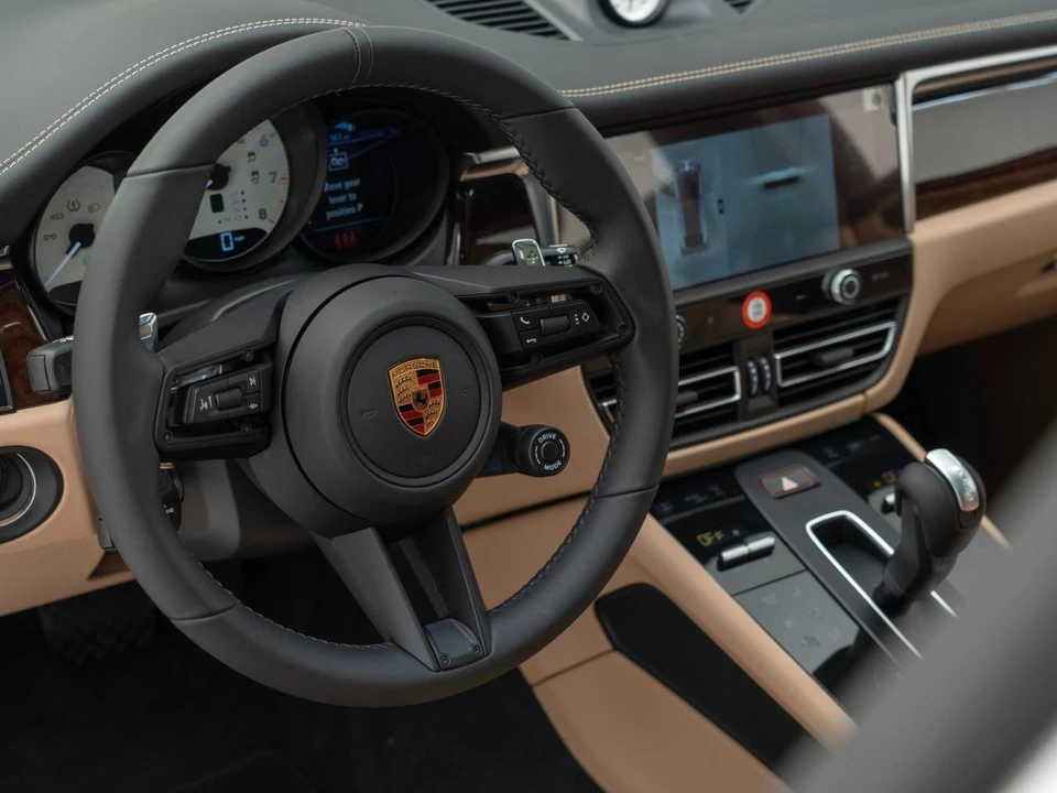 2026 Porsche Macan GTS - Image 20 of 31
