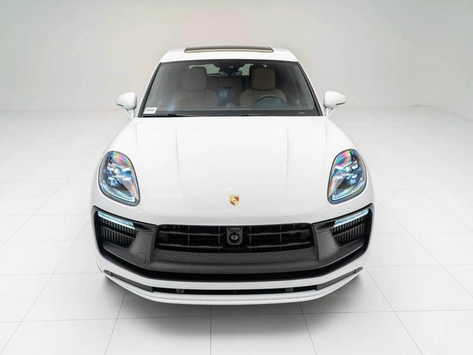 2026 Porsche Macan GTS - Image 6 of 31