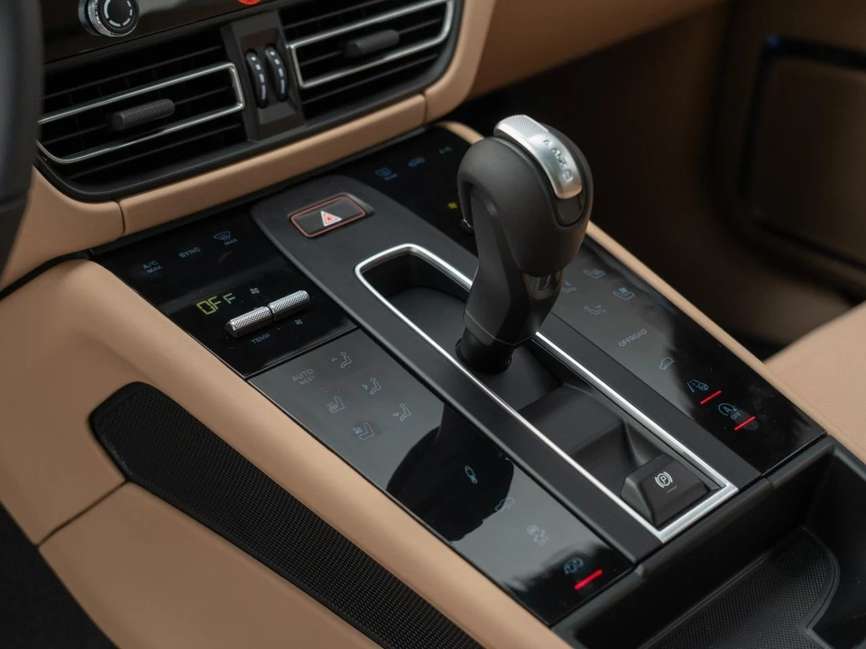2026 Porsche Macan GTS - Image 27 of 31