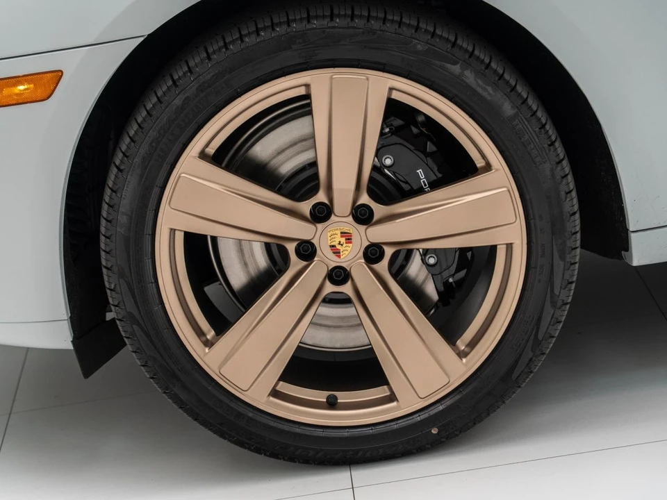 2026 Porsche Macan GTS - Image 12 of 31
