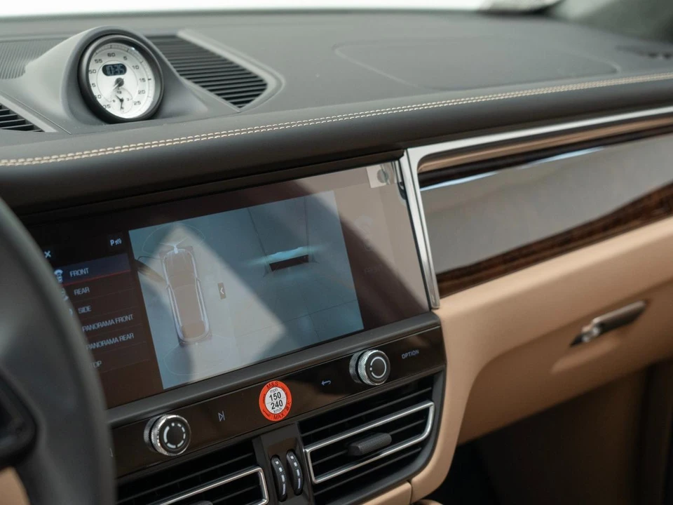 2026 Porsche Macan GTS - Image 26 of 31