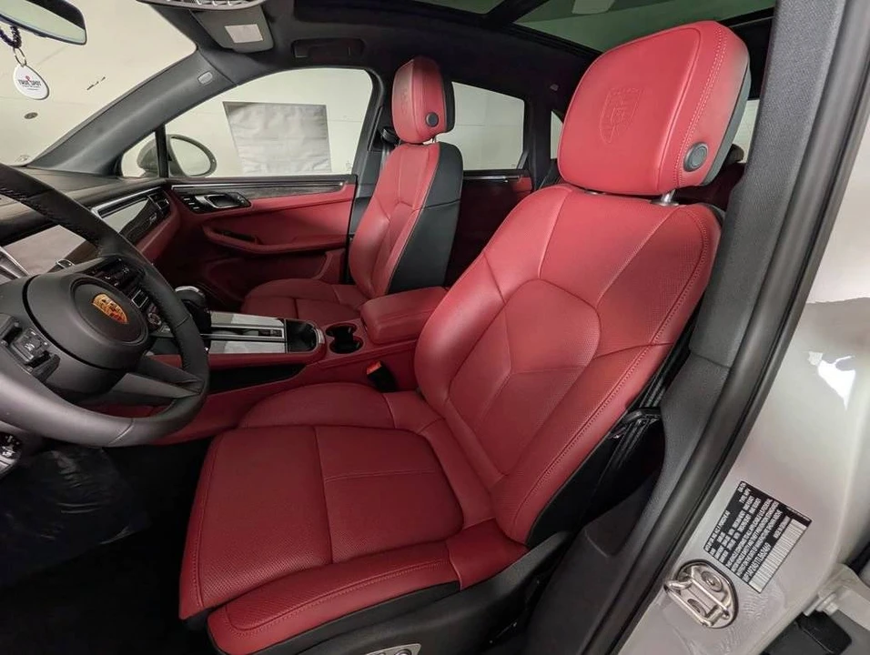 2026 Porsche Macan GTS - Image 5 of 5