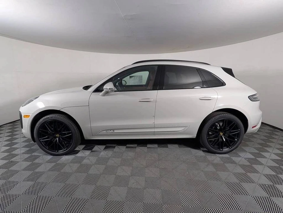 2026 Porsche Macan GTS - Image 2 of 5