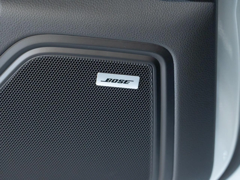 2026 Porsche Macan GTS - Image 18 of 29