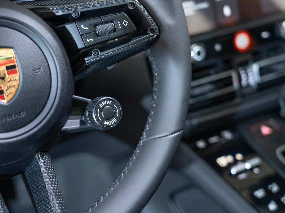 2026 Porsche Macan GTS - Image 23 of 29