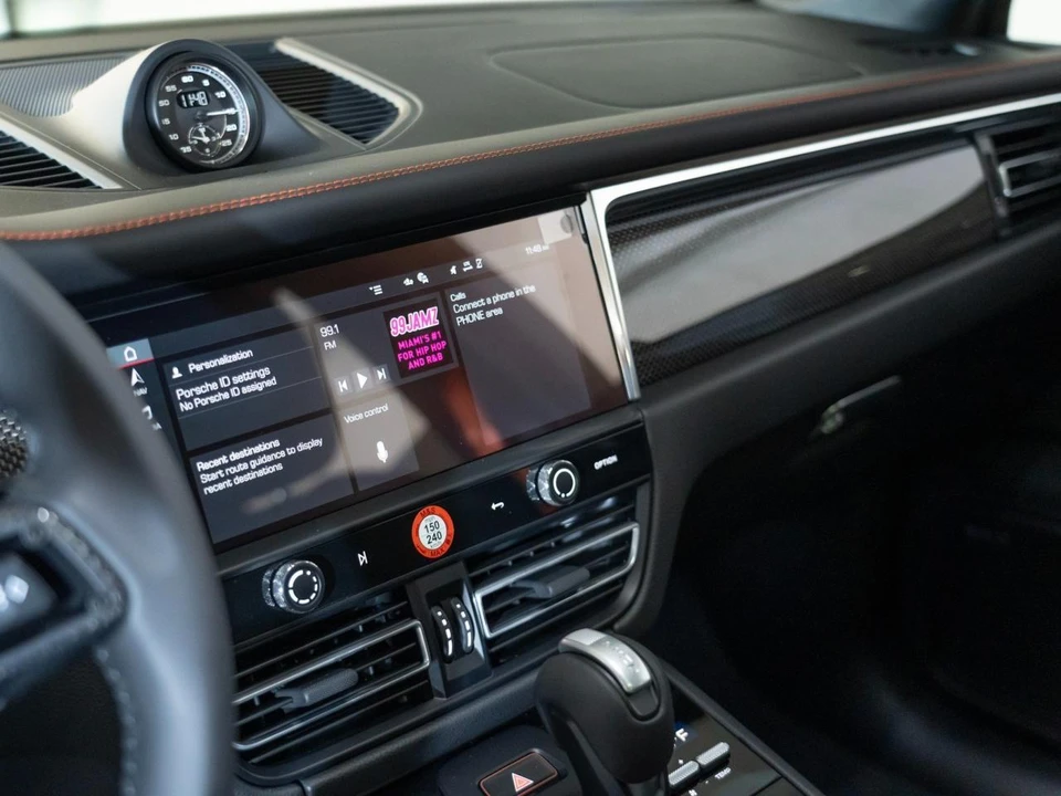 2026 Porsche Macan GTS - Image 21 of 29