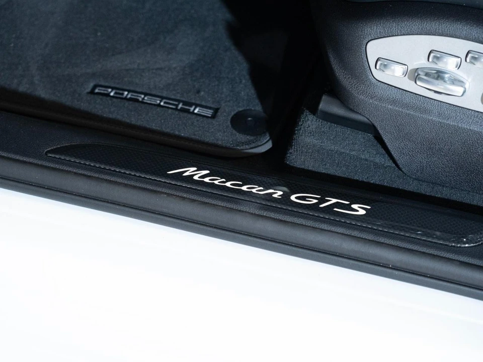 2026 Porsche Macan GTS - Image 12 of 29
