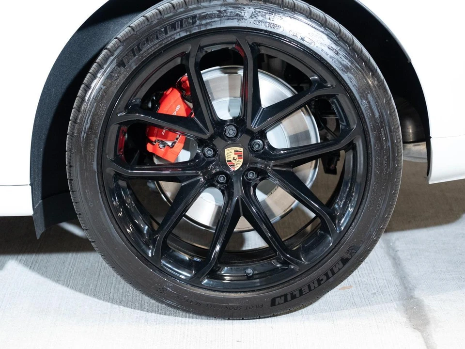 2026 Porsche Macan GTS - Image 11 of 29