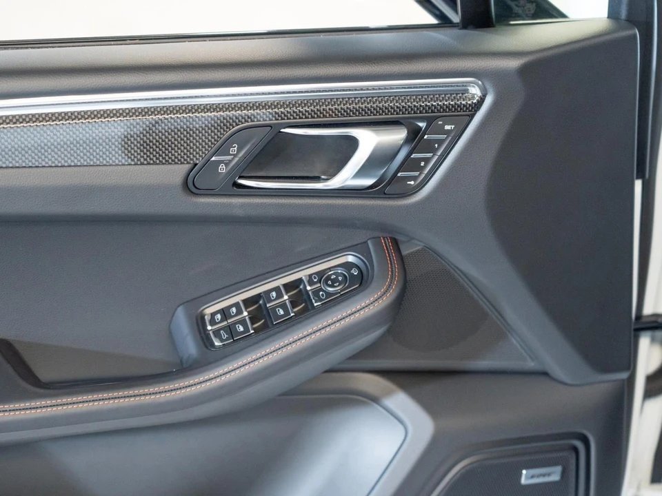 2026 Porsche Macan GTS - Image 17 of 29