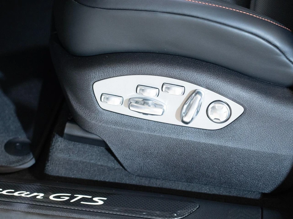2026 Porsche Macan GTS - Image 13 of 29