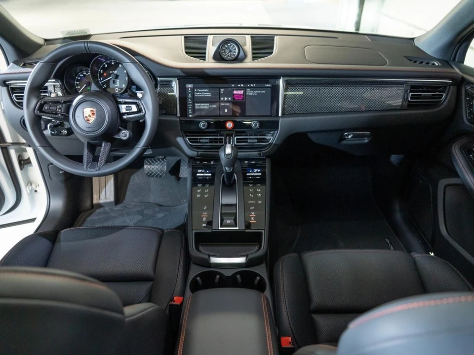 2026 Porsche Macan GTS - Image 26 of 29