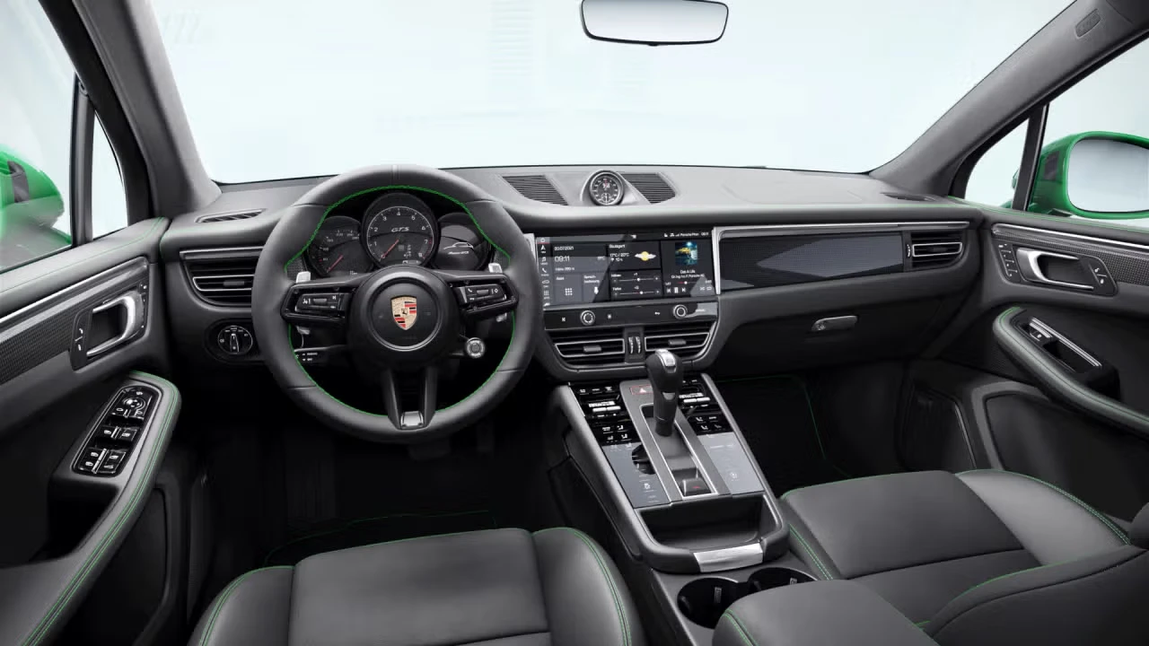 2026 Porsche Macan - Image 28 of 30