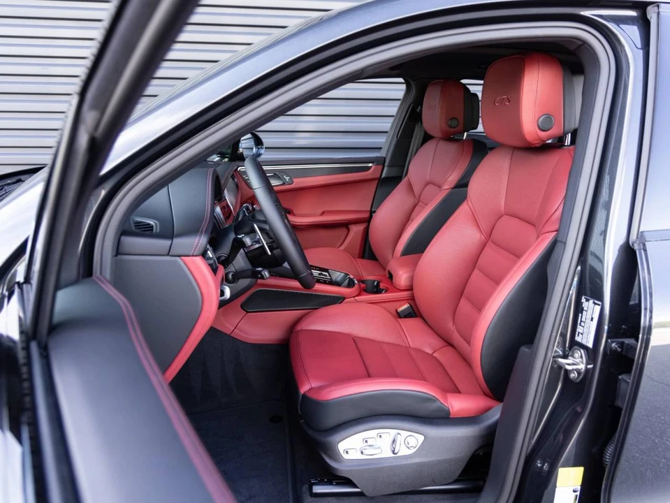 2026 Porsche Macan GTS - Image 5 of 5