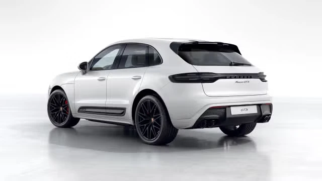 2026 Porsche Macan GTS - Image 18 of 30