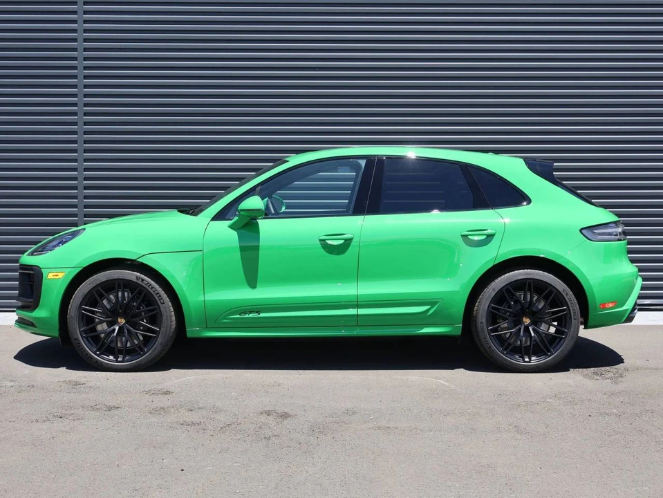 2026 Porsche Macan GTS - Image 2 of 5