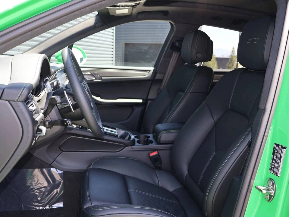 2026 Porsche Macan GTS - Image 5 of 5
