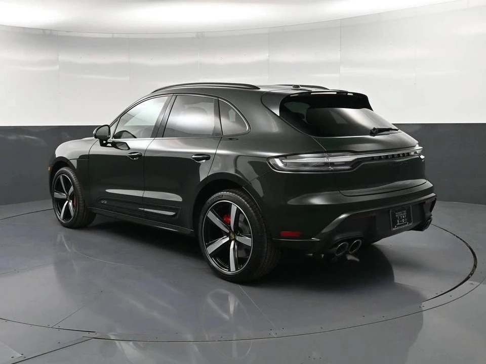 2026 Porsche Macan GTS - Image 3 of 5
