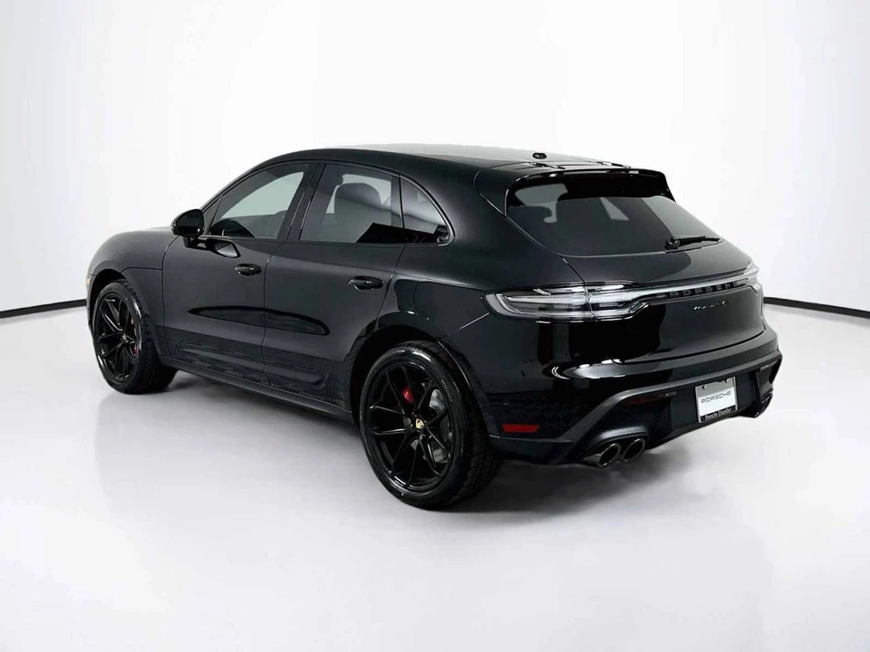 2026 Porsche Macan GTS - Image 3 of 5