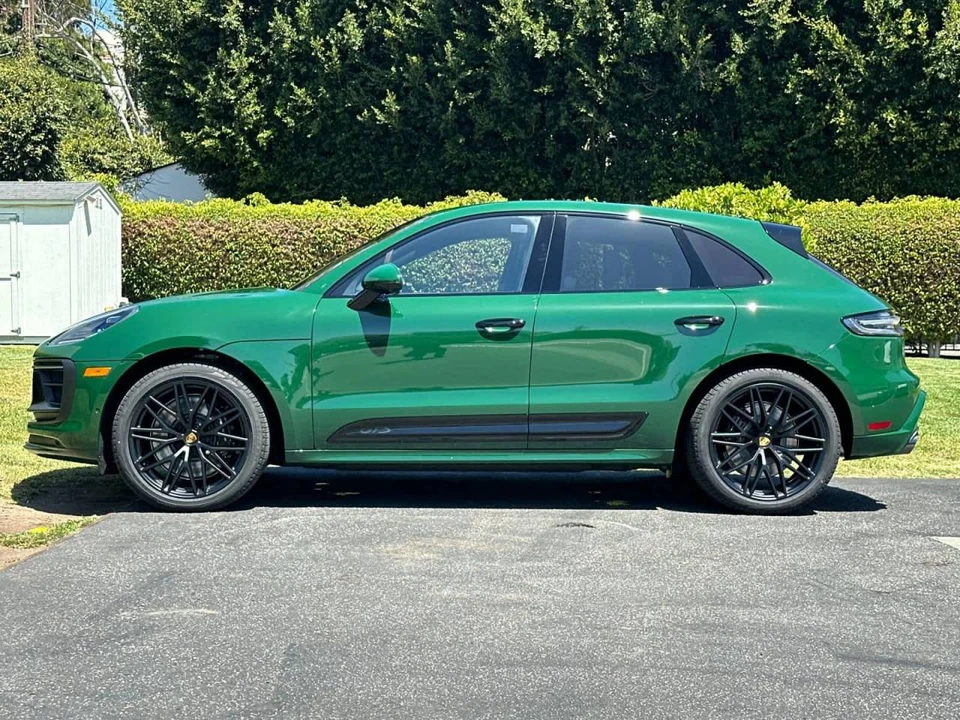 2026 Porsche Macan GTS - Image 2 of 5