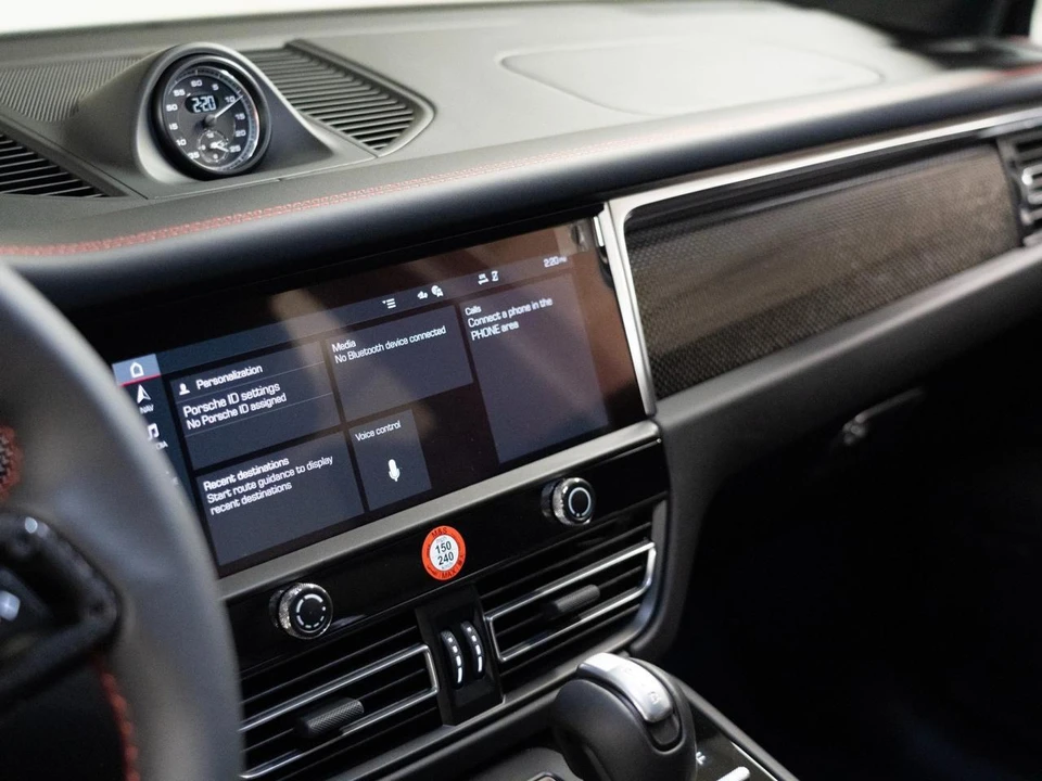 2026 Porsche Macan GTS - Image 21 of 29