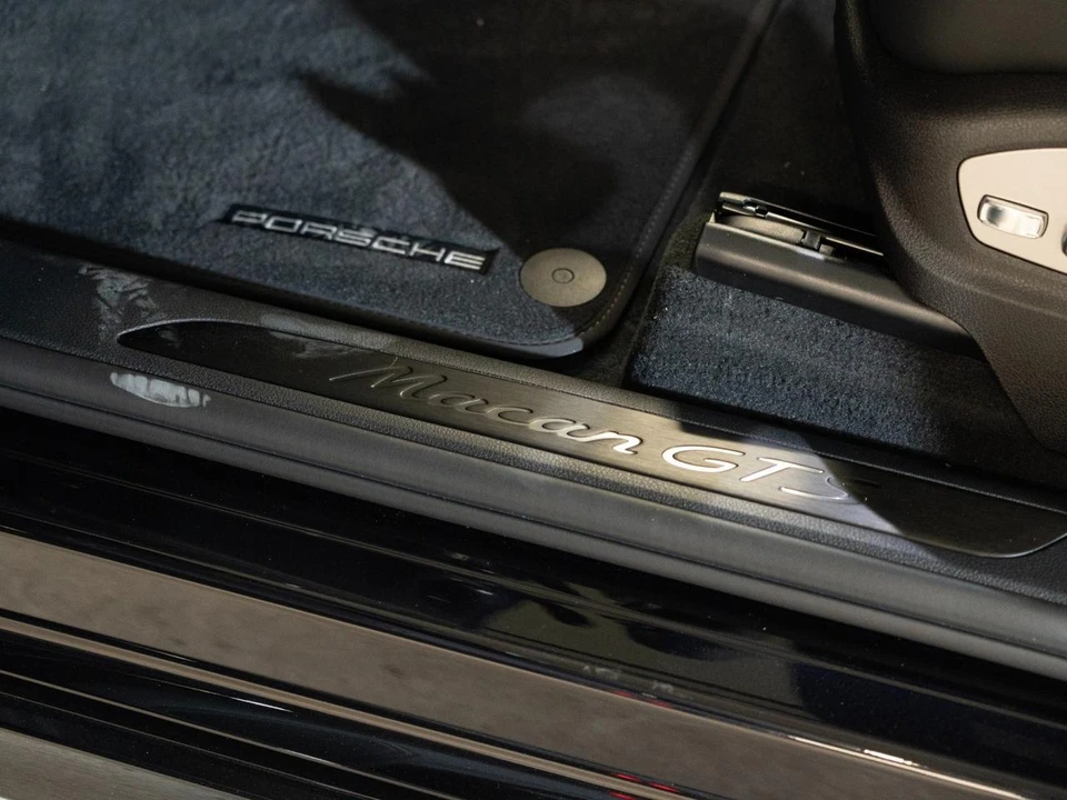 2026 Porsche Macan GTS - Image 12 of 29