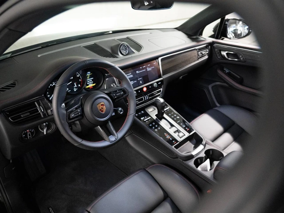 2026 Porsche Macan GTS - Image 4 of 29