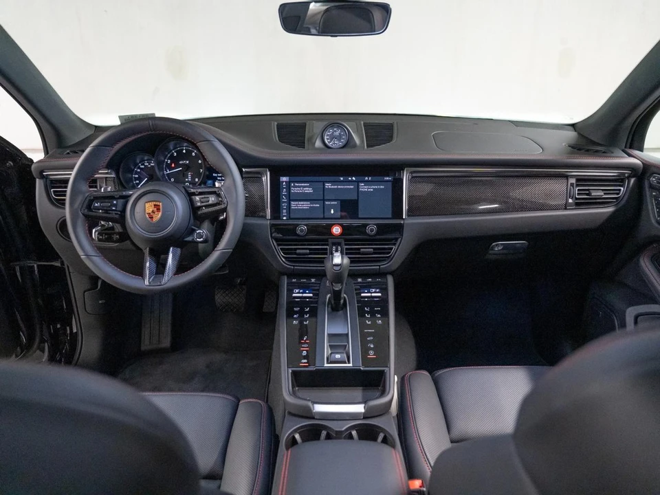 2026 Porsche Macan GTS - Image 26 of 29