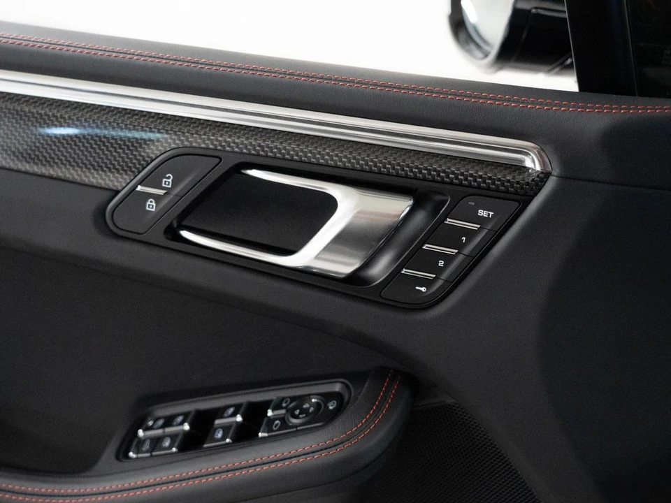 2026 Porsche Macan GTS - Image 17 of 29