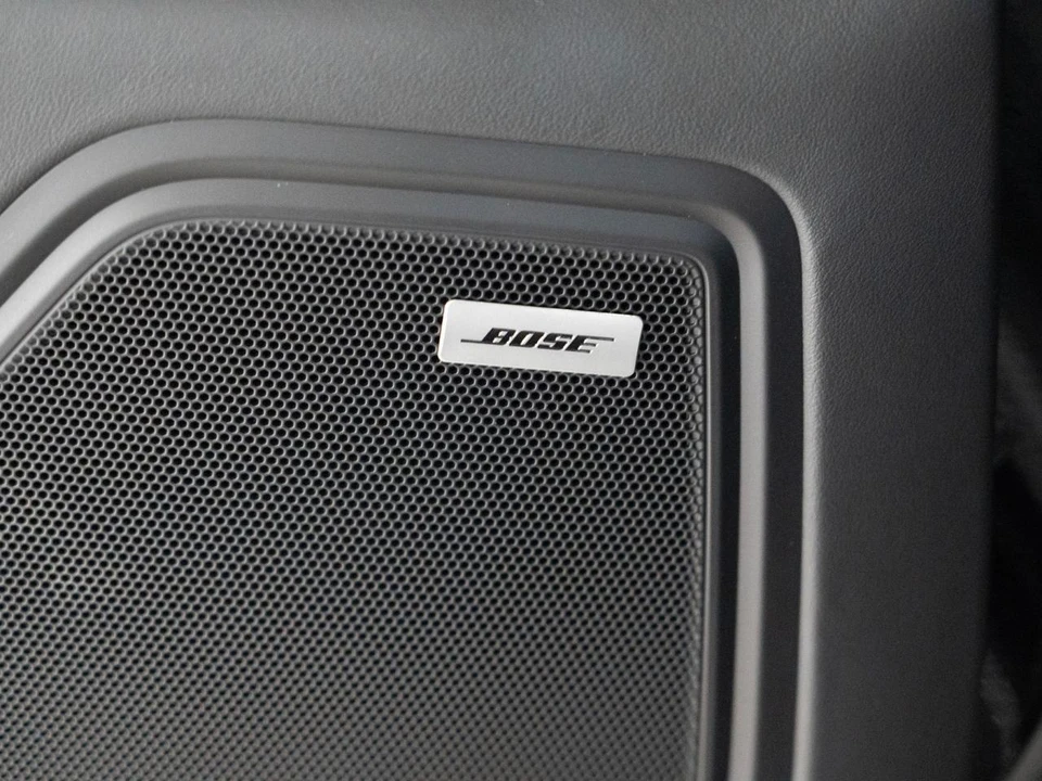 2026 Porsche Macan GTS - Image 18 of 29