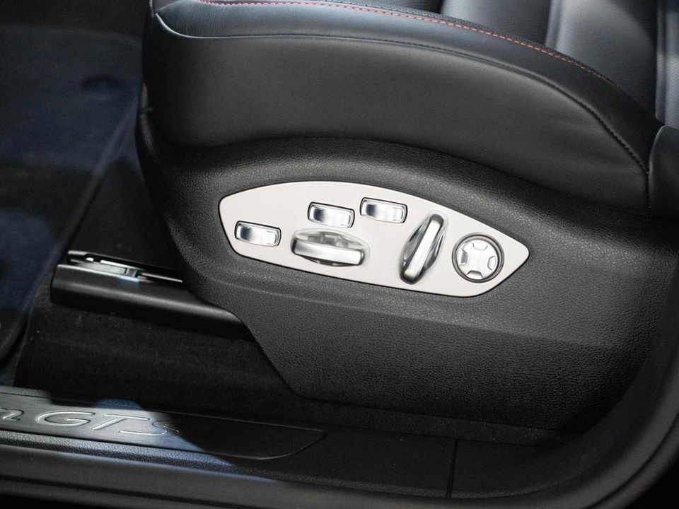 2026 Porsche Macan GTS - Image 13 of 29