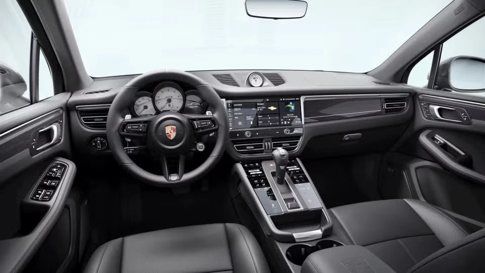 2026 Porsche Macan - Image 27 of 31