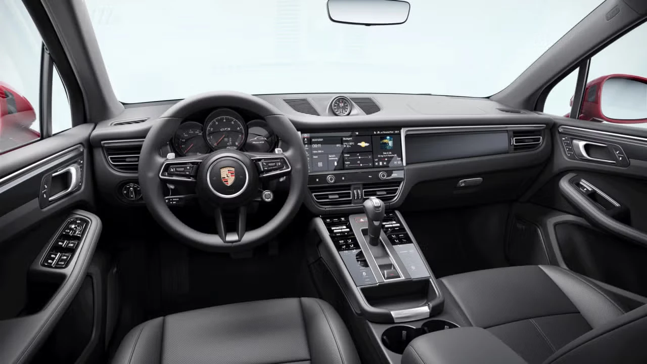 2026 Porsche Macan GTS - Image 28 of 31