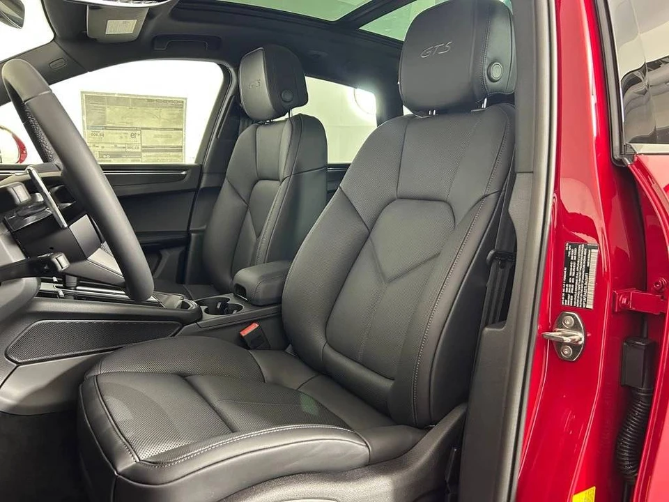2026 Porsche Macan GTS - Image 5 of 5