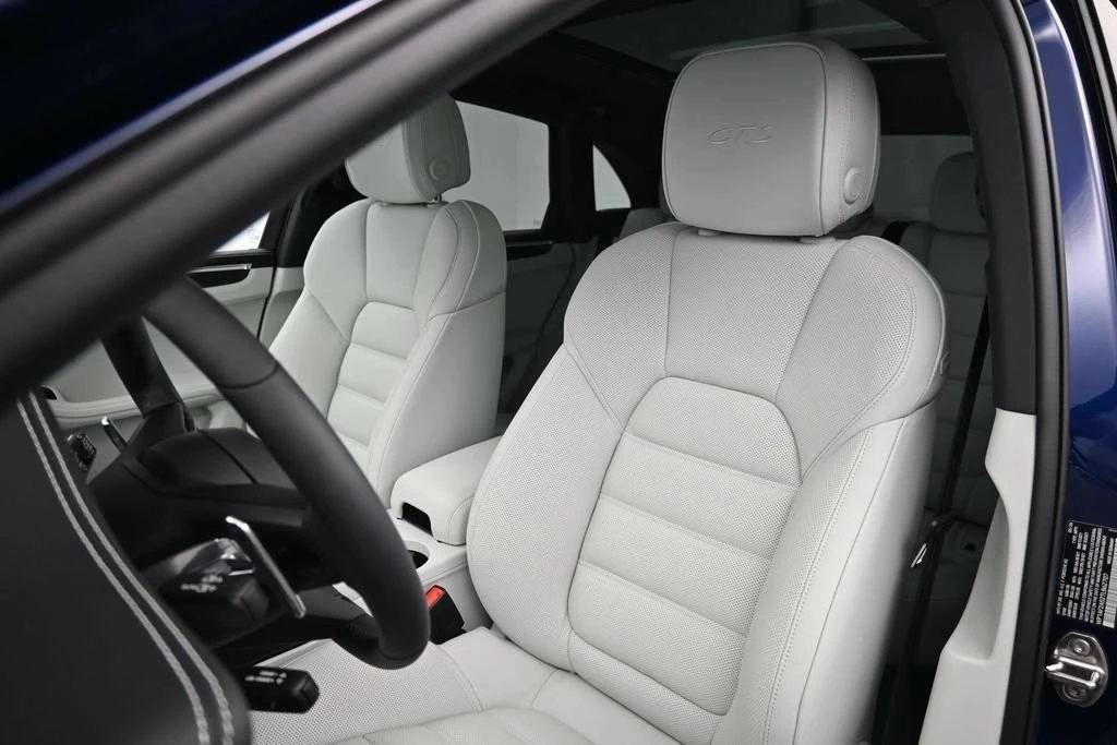 2026 Porsche Macan GTS - Image 5 of 5