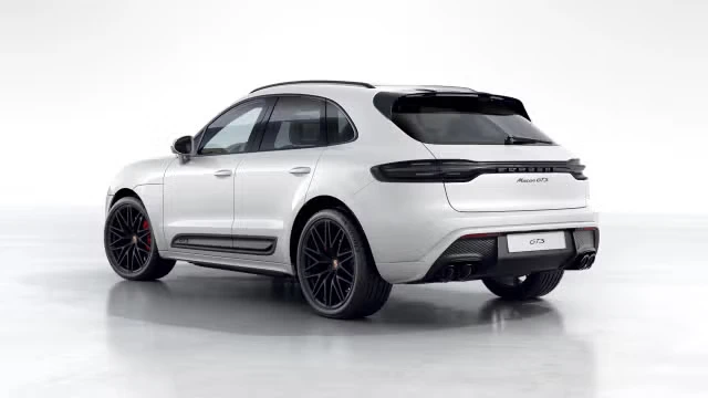 2026 Porsche Macan GTS - Image 18 of 31