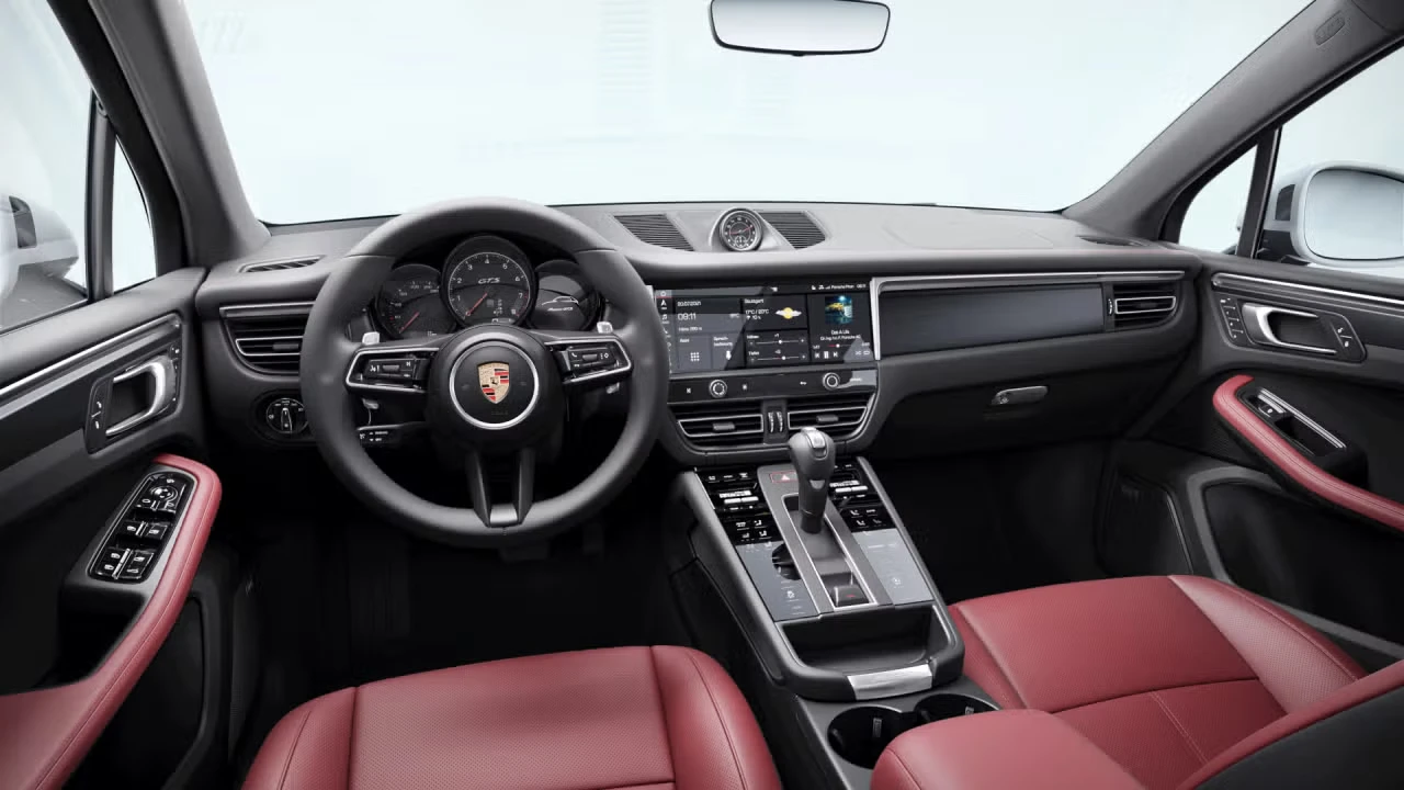 2026 Porsche Macan GTS - Image 28 of 31